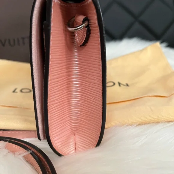 Louis Vuitton Louise Epi Leather PM Bag in Rose Claire / Light Pink - Picture 5 of 12